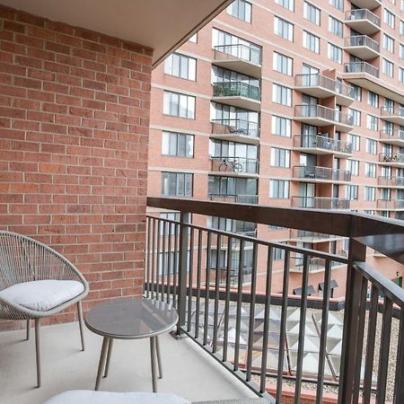 Modern & Charming Apt With Rooftop @Pentagon City أرلنغتون المظهر الخارجي الصورة