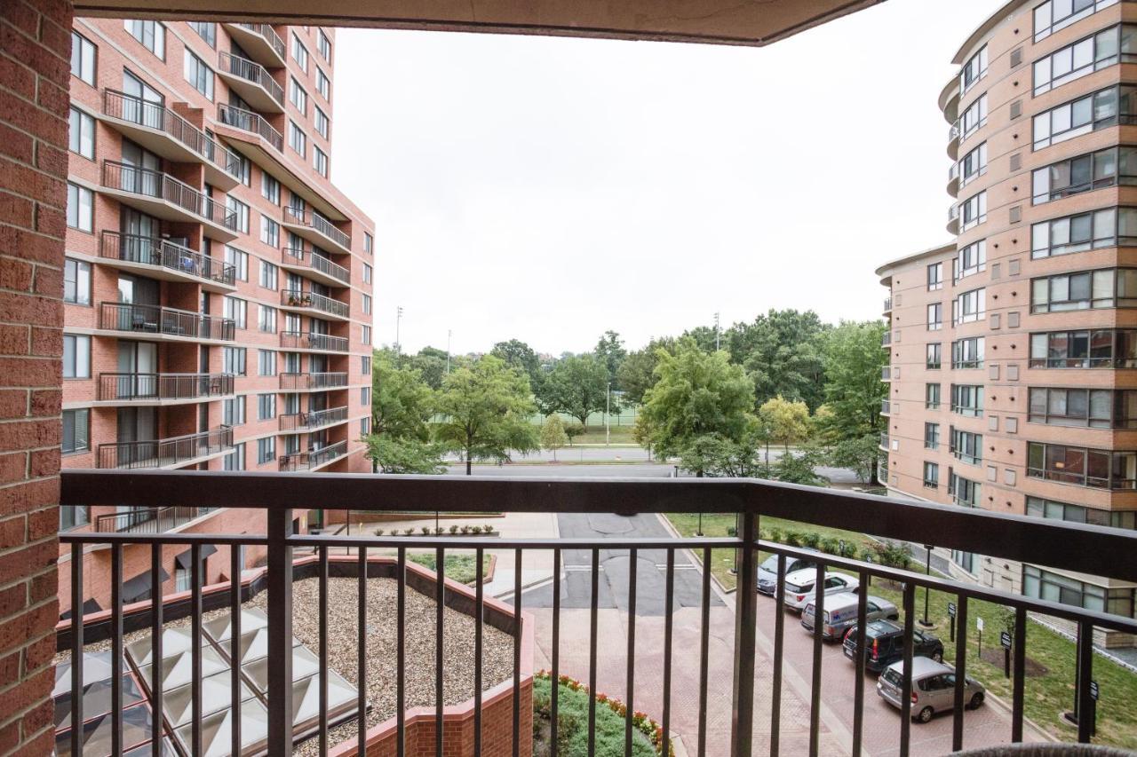 Modern & Charming Apt With Rooftop @Pentagon City أرلنغتون المظهر الخارجي الصورة