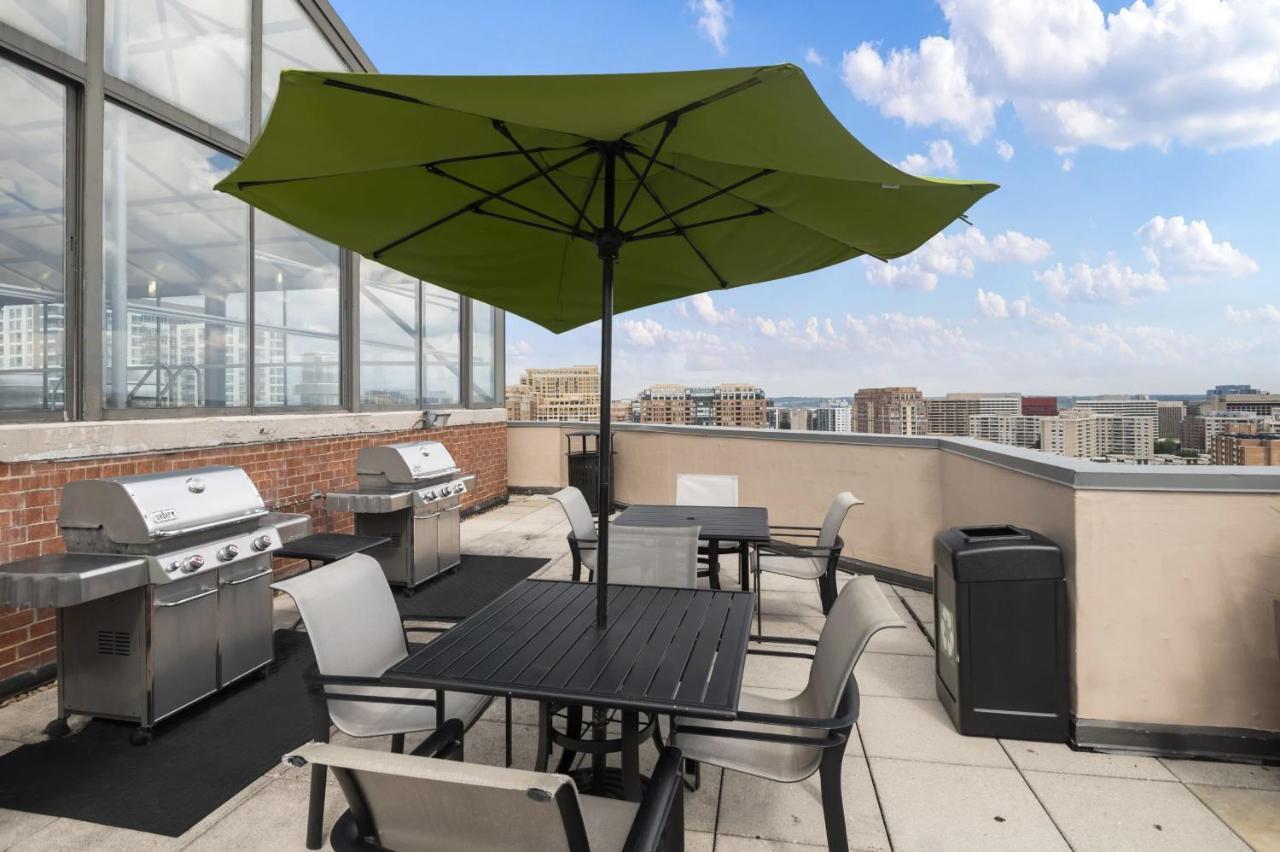 Modern & Charming Apt With Rooftop @Pentagon City أرلنغتون المظهر الخارجي الصورة
